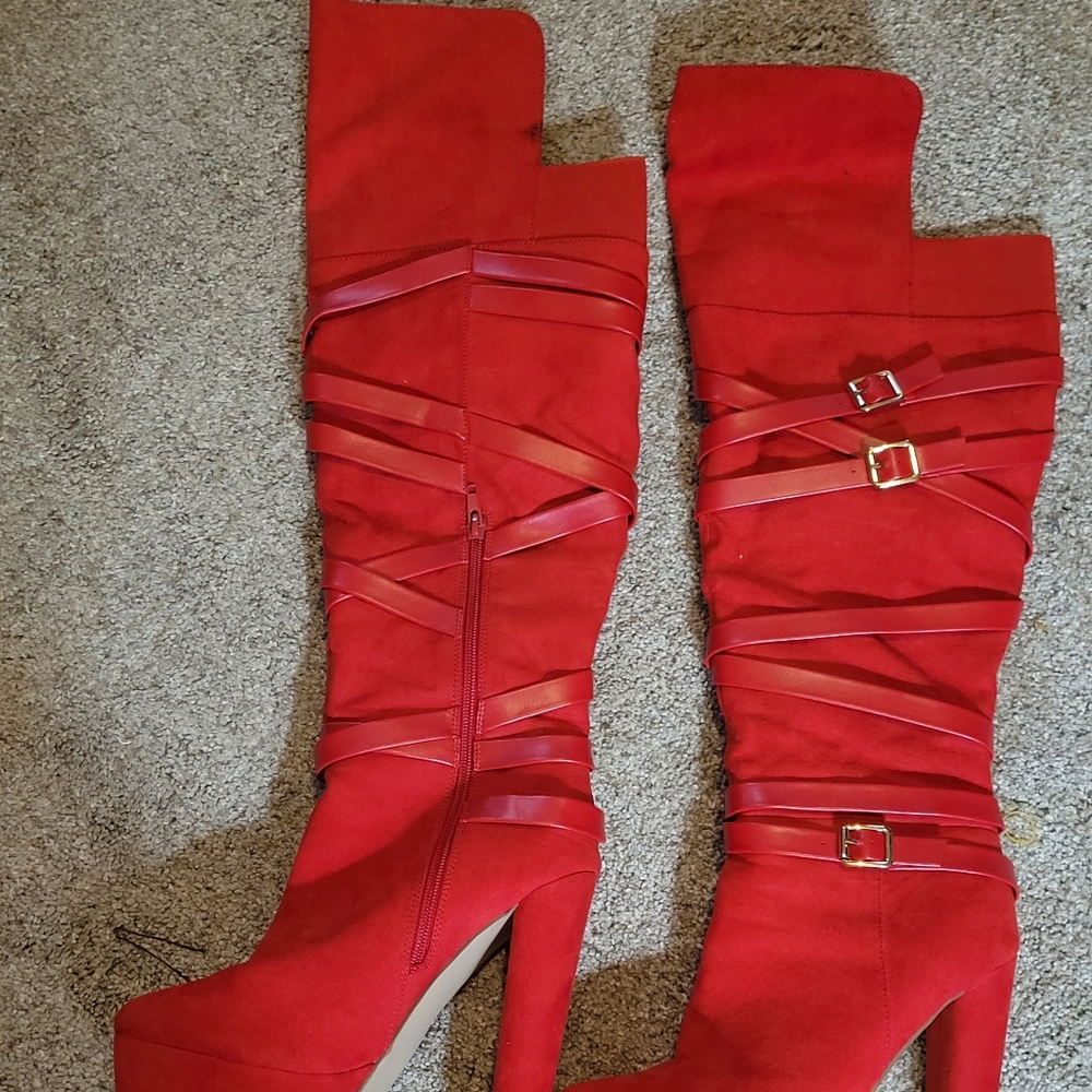 Red Knee High Shoe Dazzle 6" Boots